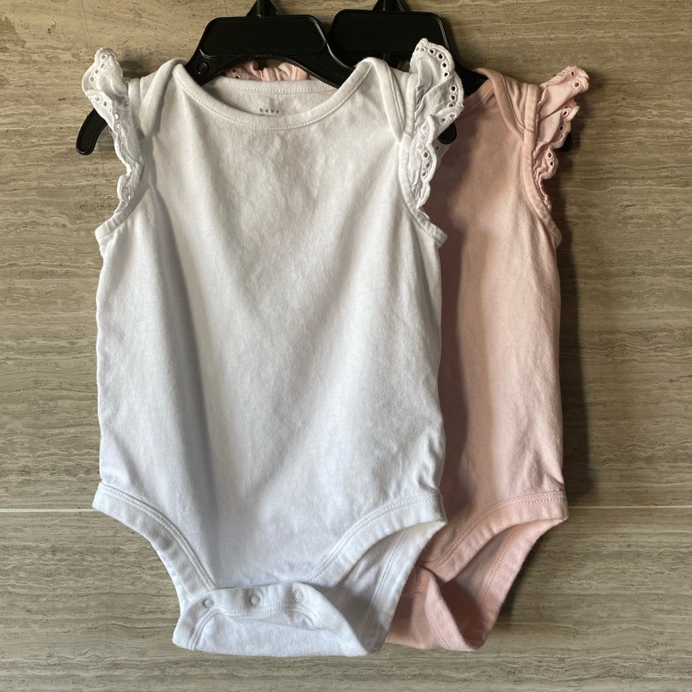 12-18mo Baby Gap Set of onesies